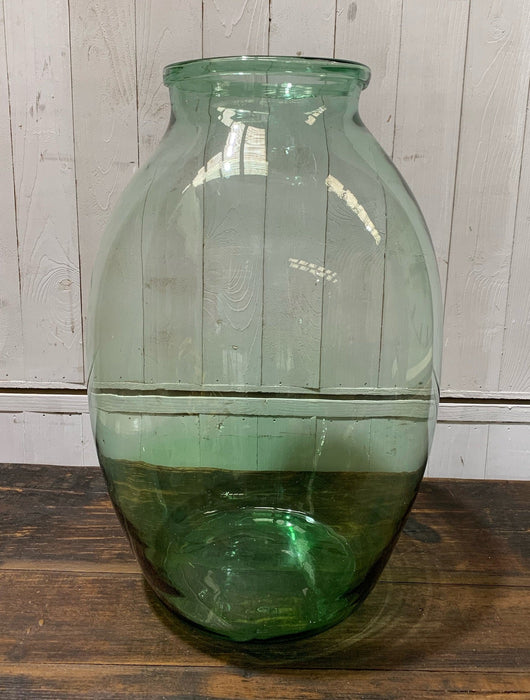 Vintage Romanian Light Green  Glass Vase  #5632  Byron
