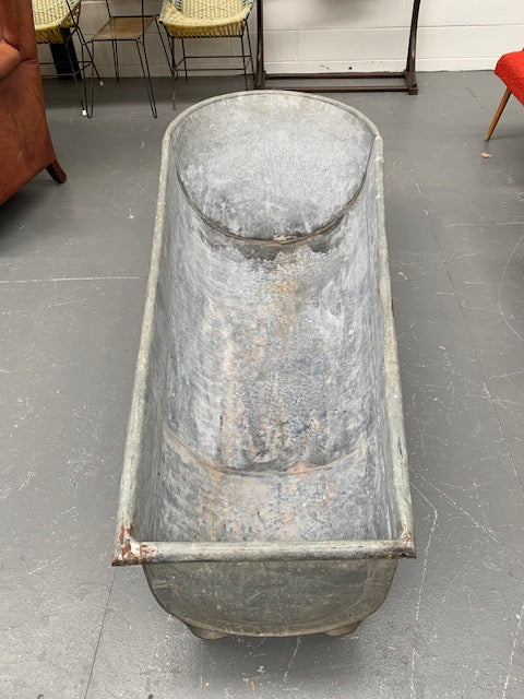 Vintage 1940s  Galvanized Bath Tub #5691  Byron