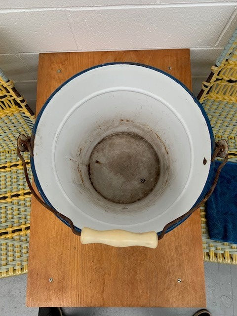 Vintage Hungarian  Enamel Water Bucket  #5298 Byron
