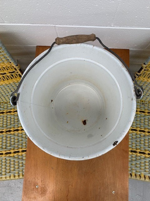 Vintage Hungarian  Enamel Water Bucket  #5302 Byron