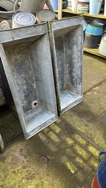 Vintage Galvanised Metal Wash Tub    #N10  *Read Info*. Next Container -June
