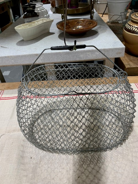 Vintage European Collapsible Egg Basket with Lid #5268