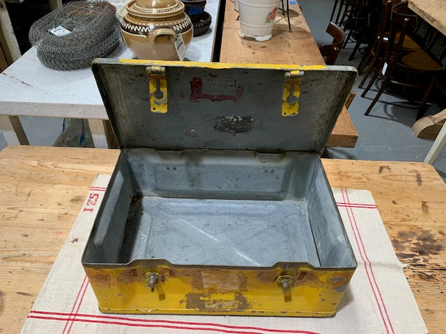 Vintage Metal Army  Box  #5392