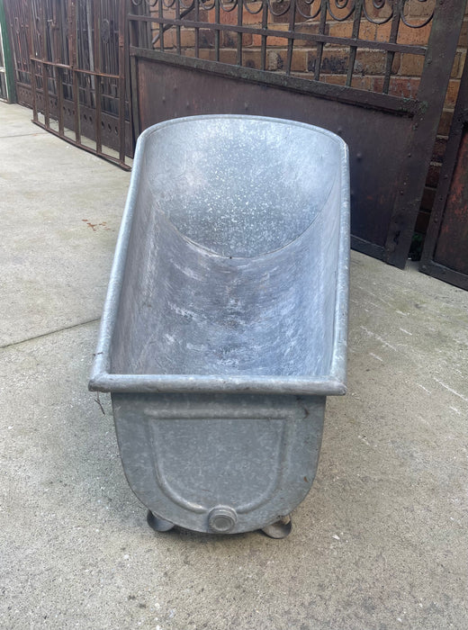Vintage 1940s  Galvanized Bath Tub #6862
