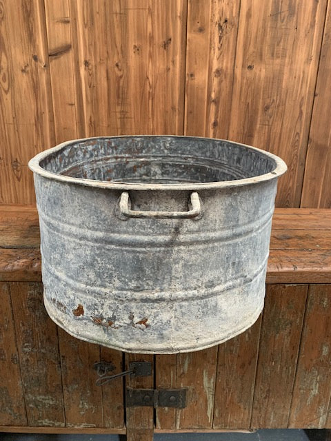 Vintage  European Galvanized Laundry  Tub #5472