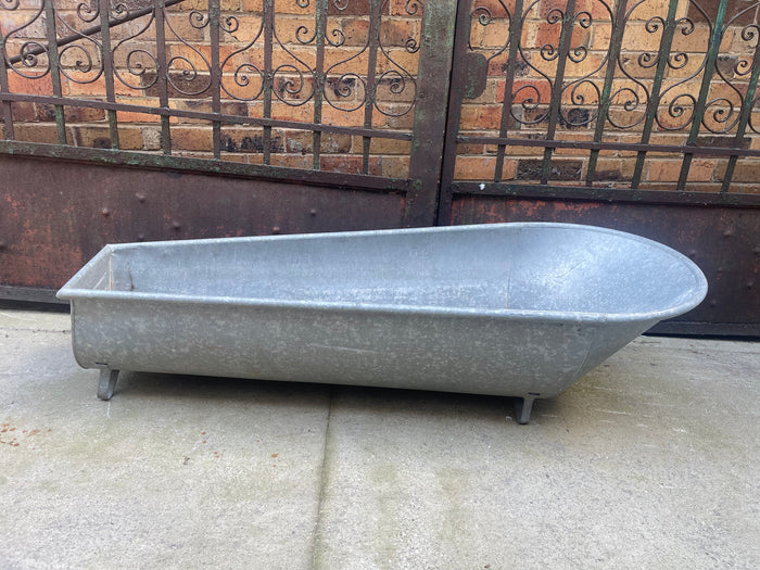 Vintage 1940s  Galvanized Bath Tub #6862