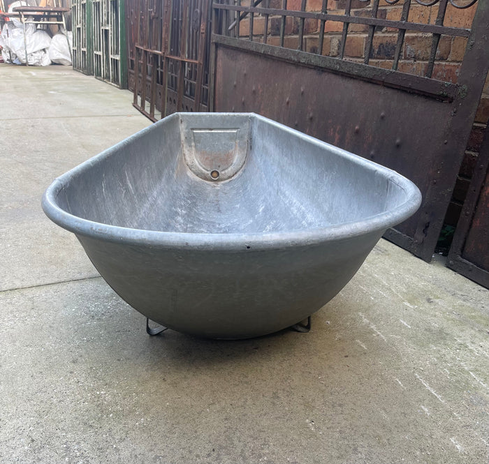 Vintage 1940s  Galvanized Bath Tub #6862