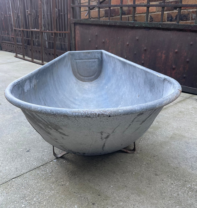 Vintage 1940s  Galvanized Bath Tub #6863