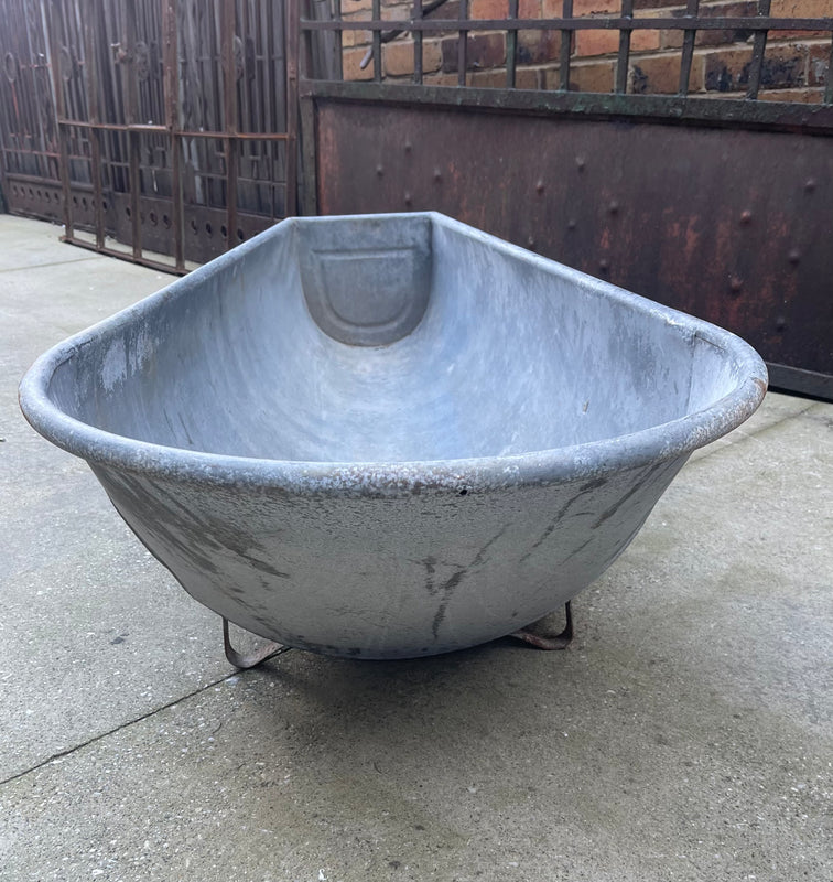 Vintage 1940s  Galvanized Bath Tub #6863