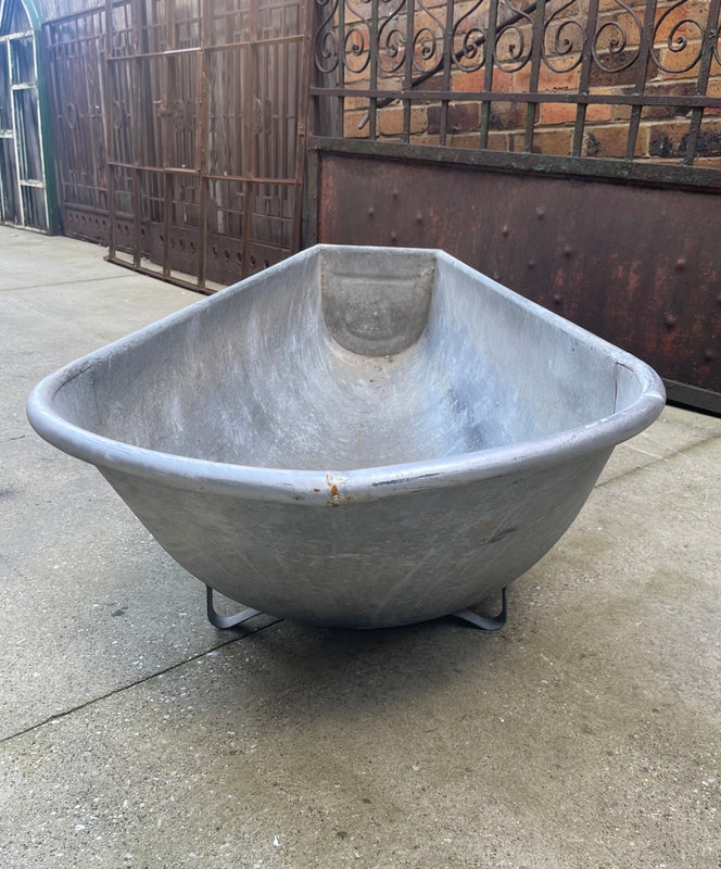 Vintage 1940s  Galvanized Bath Tub #6864