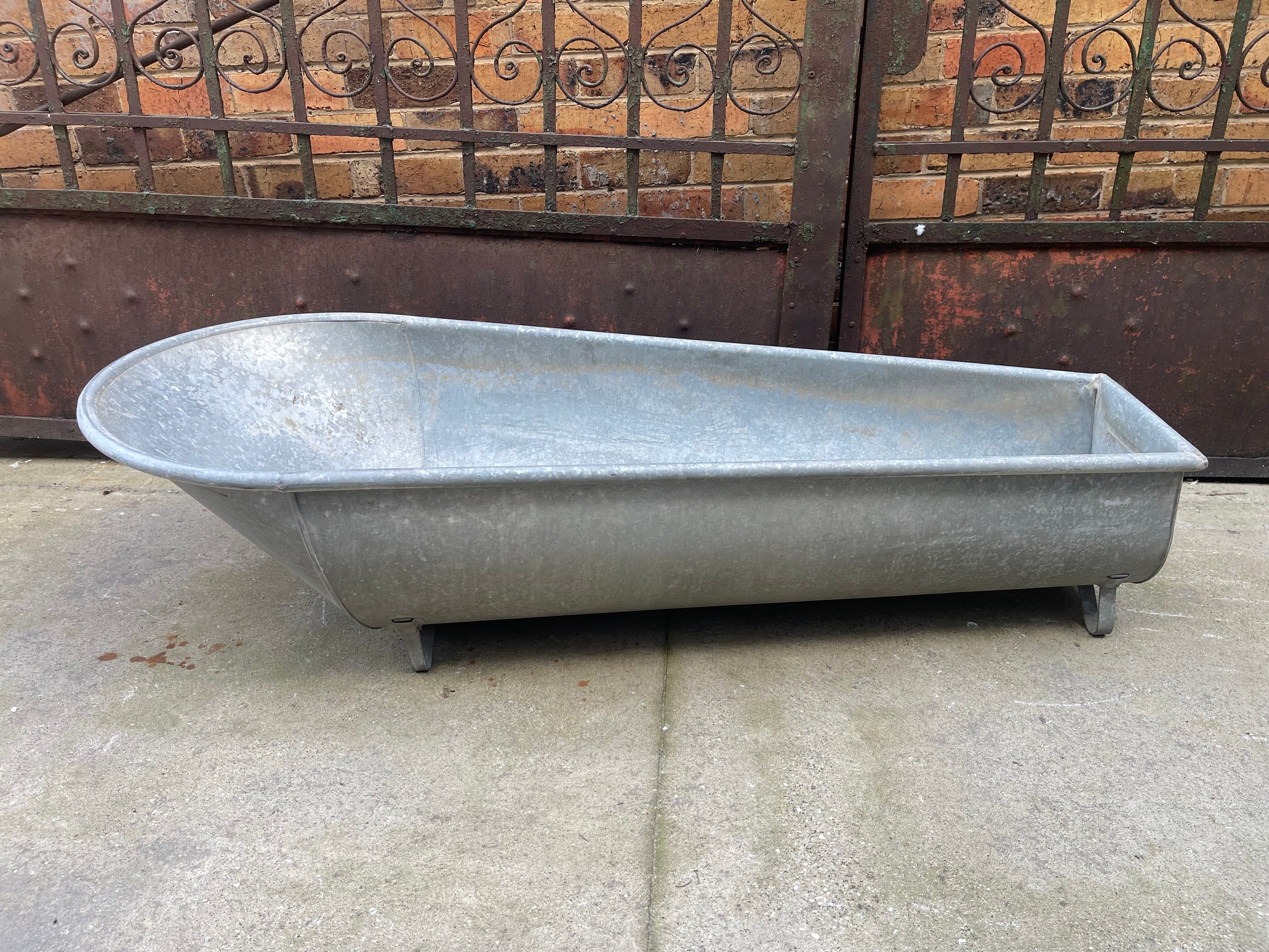 Vintage 1940s  Galvanized Bath Tub #6865