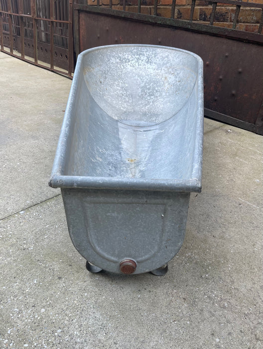 Vintage 1940s  Galvanized Bath Tub #6865