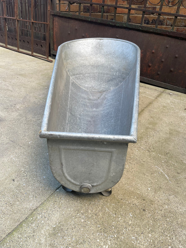 Vintage 1940s  Galvanized Bath Tub #6866