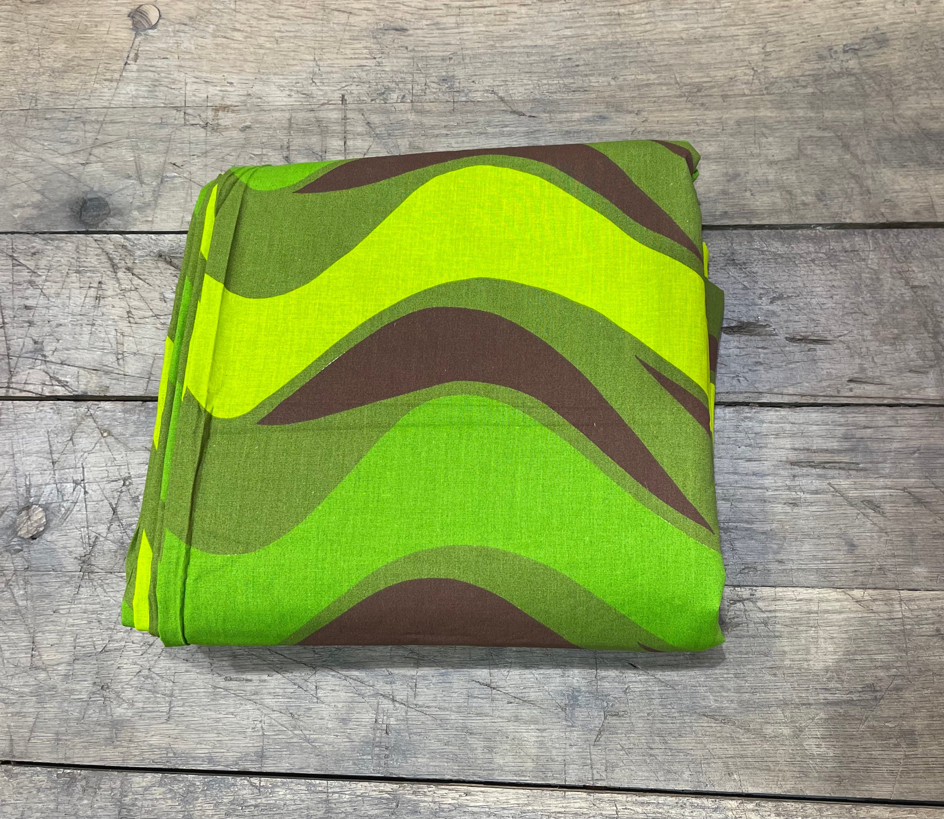 NEW - OLD 1970s Fabric  #F695 *Read Info*