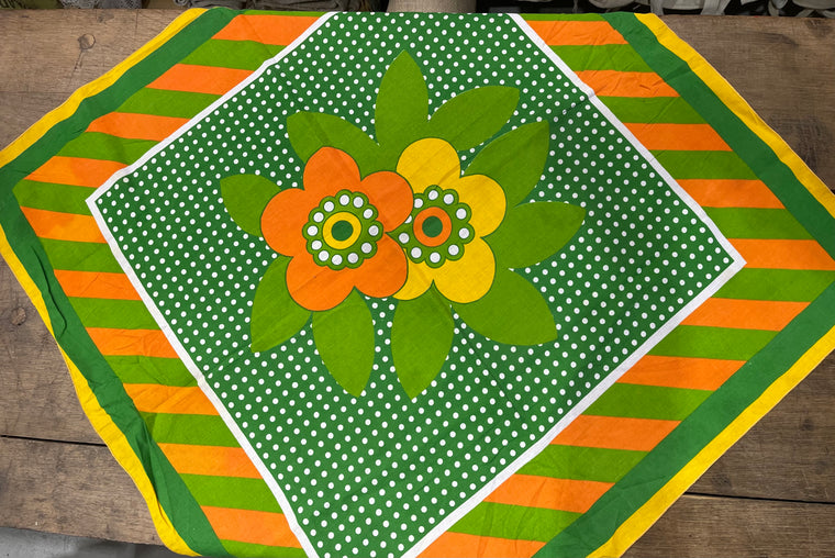 1970s  Table Cloth #F702 *Read Info*