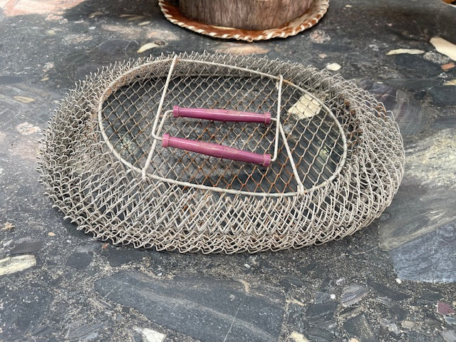 Vintage European Collapsible Egg Basket  #6990