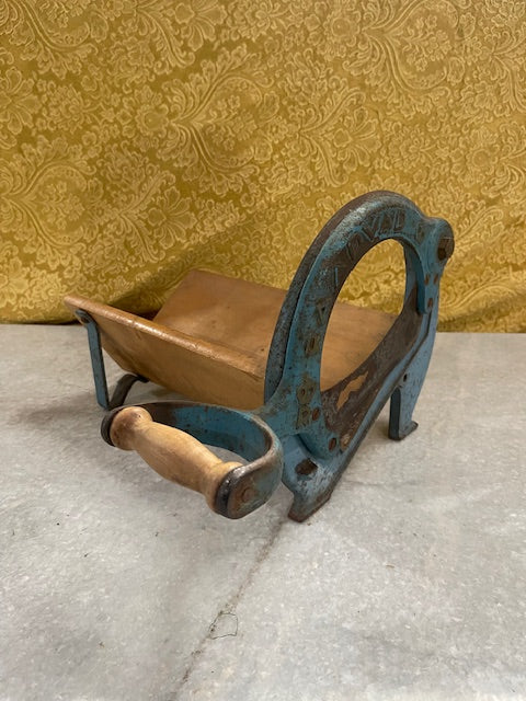 Rustic  European  Bread Slicer  #5914  Byron