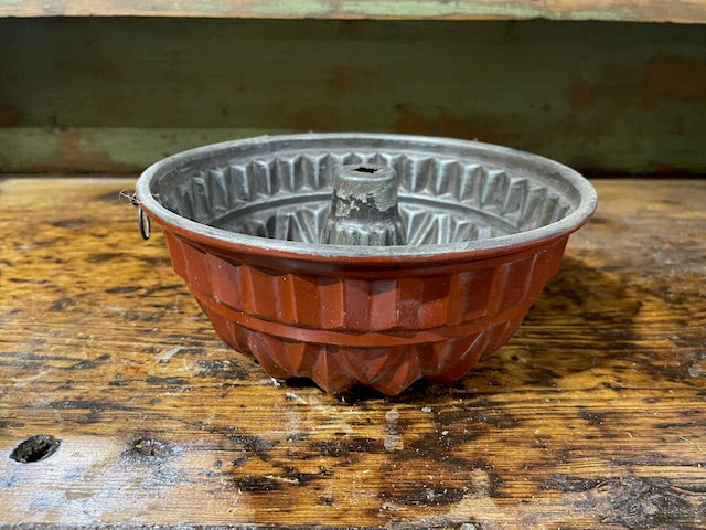 Vintage Tin Cake Baking  Pan  #6077