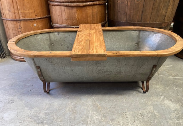 Vintage 1940s  Galvanized Bath Tub #7100