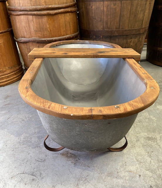 Vintage 1940s  Galvanized Bath Tub #7101