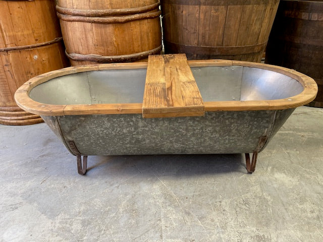 Vintage 1940s  Galvanized Bath Tub #7102