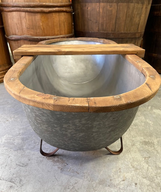 Vintage 1940s  Galvanized Bath Tub #7102