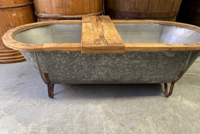 Vintage 1940s  Galvanized Bath Tub #7102