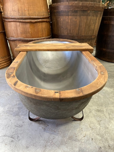 Vintage 1940s  Galvanized Bath Tub #7102