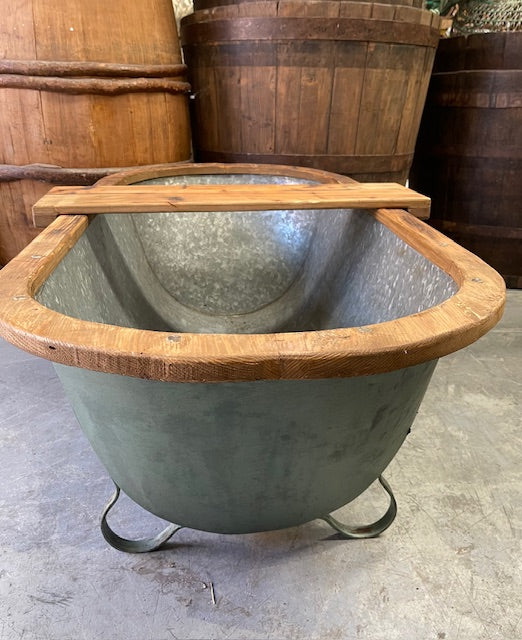 Vintage 1940s  Galvanized Bath Tub #7103