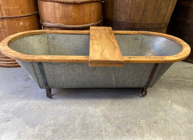 Vintage 1940s  Galvanized Bath Tub #7104