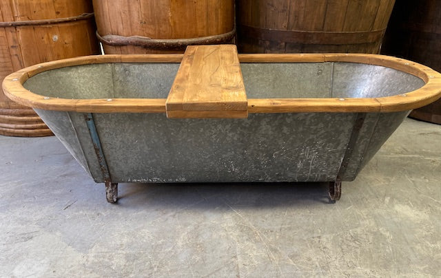 Vintage 1940s  Galvanized Bath Tub #7104