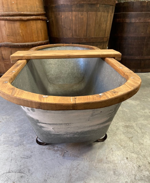 Vintage 1940s  Galvanized Bath Tub #7104