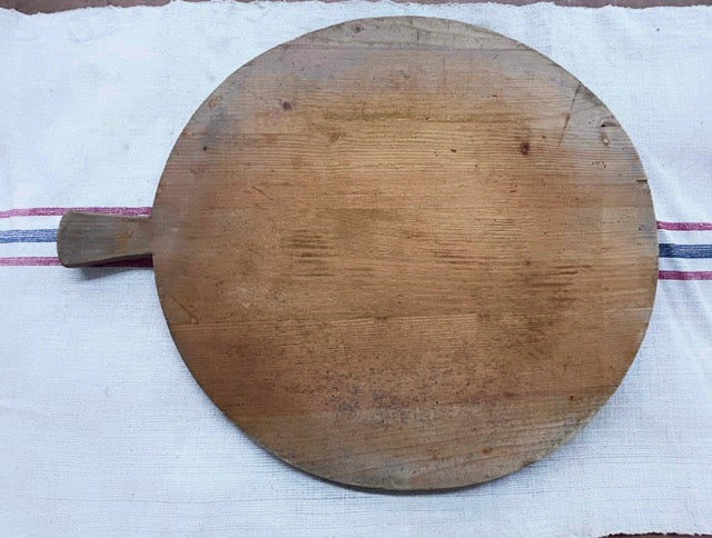 Vintage European Round  Bread Board #7110