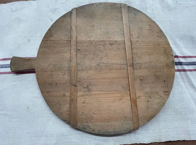 Vintage European Round  Bread Board #7110