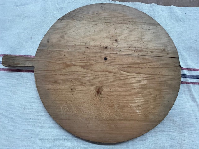 Vintage European Round  Bread Board #7111