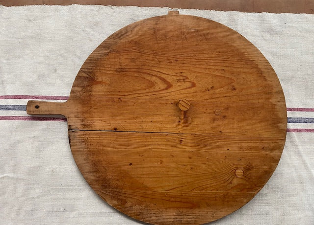 Vintage European Round  Bread Board #7112