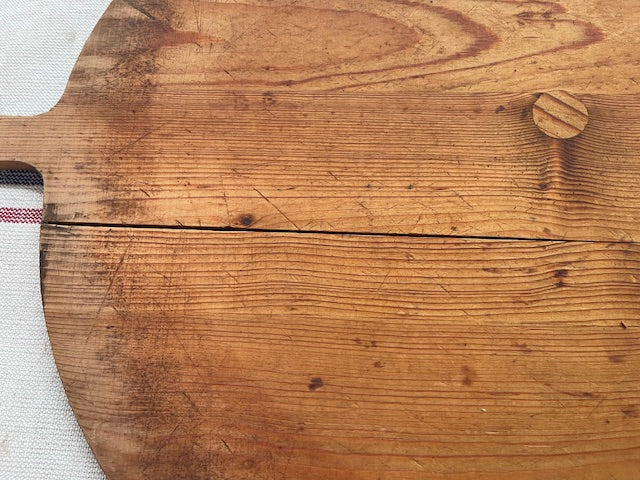 Vintage European Round  Bread Board #7112