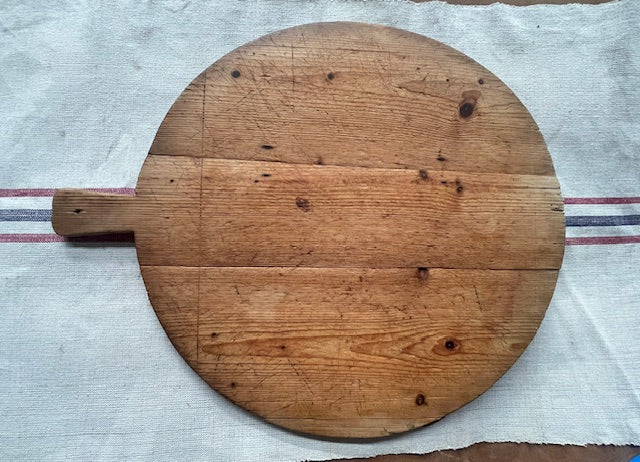 Vintage European Round  Bread Board #7113