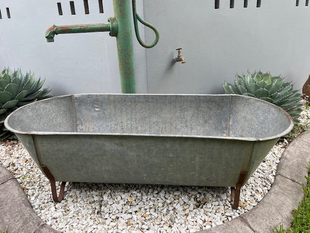 Vintage 1940s  Galvanized Bath Tub #7145. *Byron - Call for info*