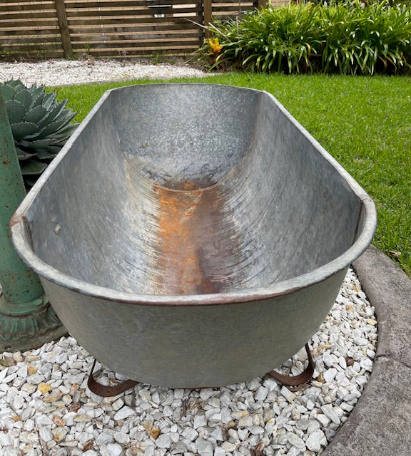 Vintage 1940s  Galvanized Bath Tub #7145. *Byron - Call for info*
