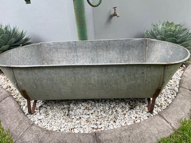 Vintage 1940s  Galvanized Bath Tub #7145. *Byron - Call for info*