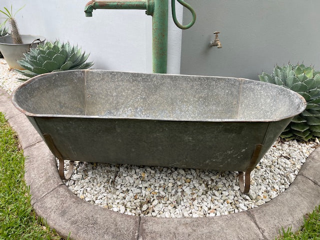Vintage 1940s  Galvanized Bath Tub #7146. *Byron - Call for info*