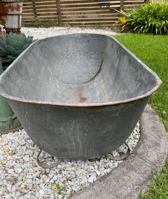 Vintage 1940s  Galvanized Bath Tub #7146. *Byron - Call for info*