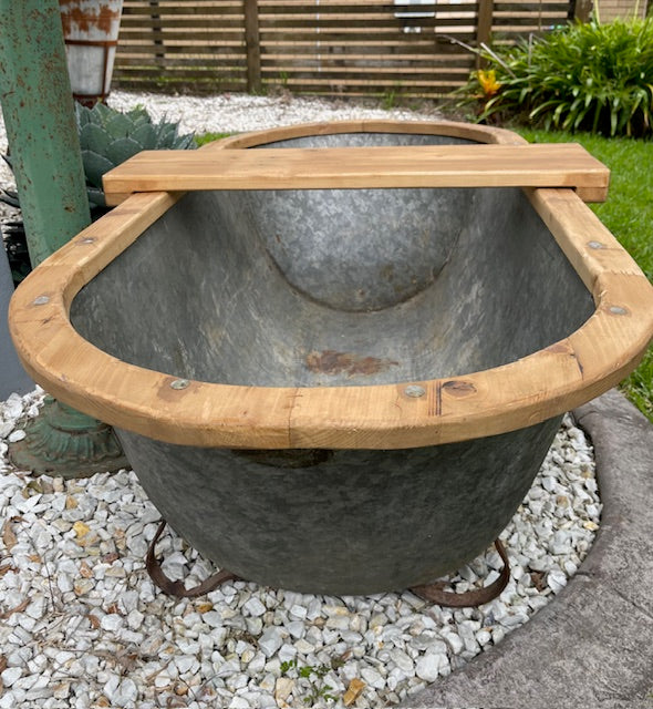 Vintage 1940s  Galvanized Bath Tub #7147. *Byron - Call for info*