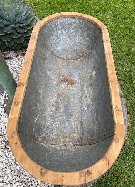 Vintage 1940s  Galvanized Bath Tub #7147. *Byron - Call for info*