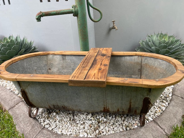 Vintage 1940s  Galvanized Bath Tub #7148. *Byron - Call for info*