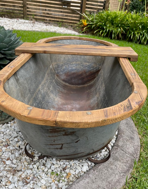 Vintage 1940s  Galvanized Bath Tub #7148. *Byron - Call for info*