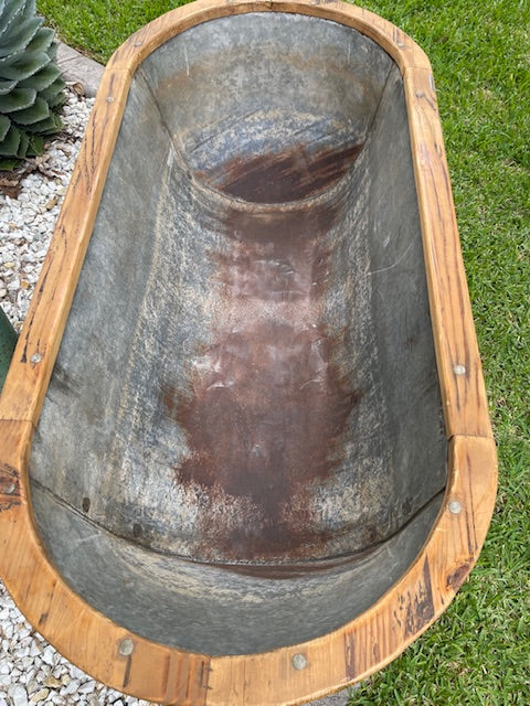 Vintage 1940s  Galvanized Bath Tub #7148. *Byron - Call for info*