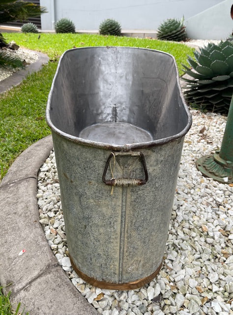 Vintage 1940s  Galvanized Bath Tub #7149. *Byron - Call for info*