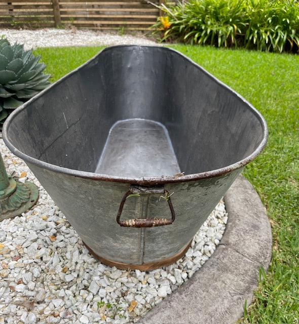 Vintage 1940s  Galvanized Bath Tub #7149. *Byron - Call for info*